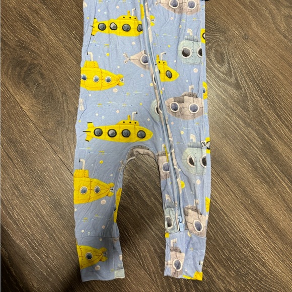 Little bum bums zippy - Picture 3 of 3